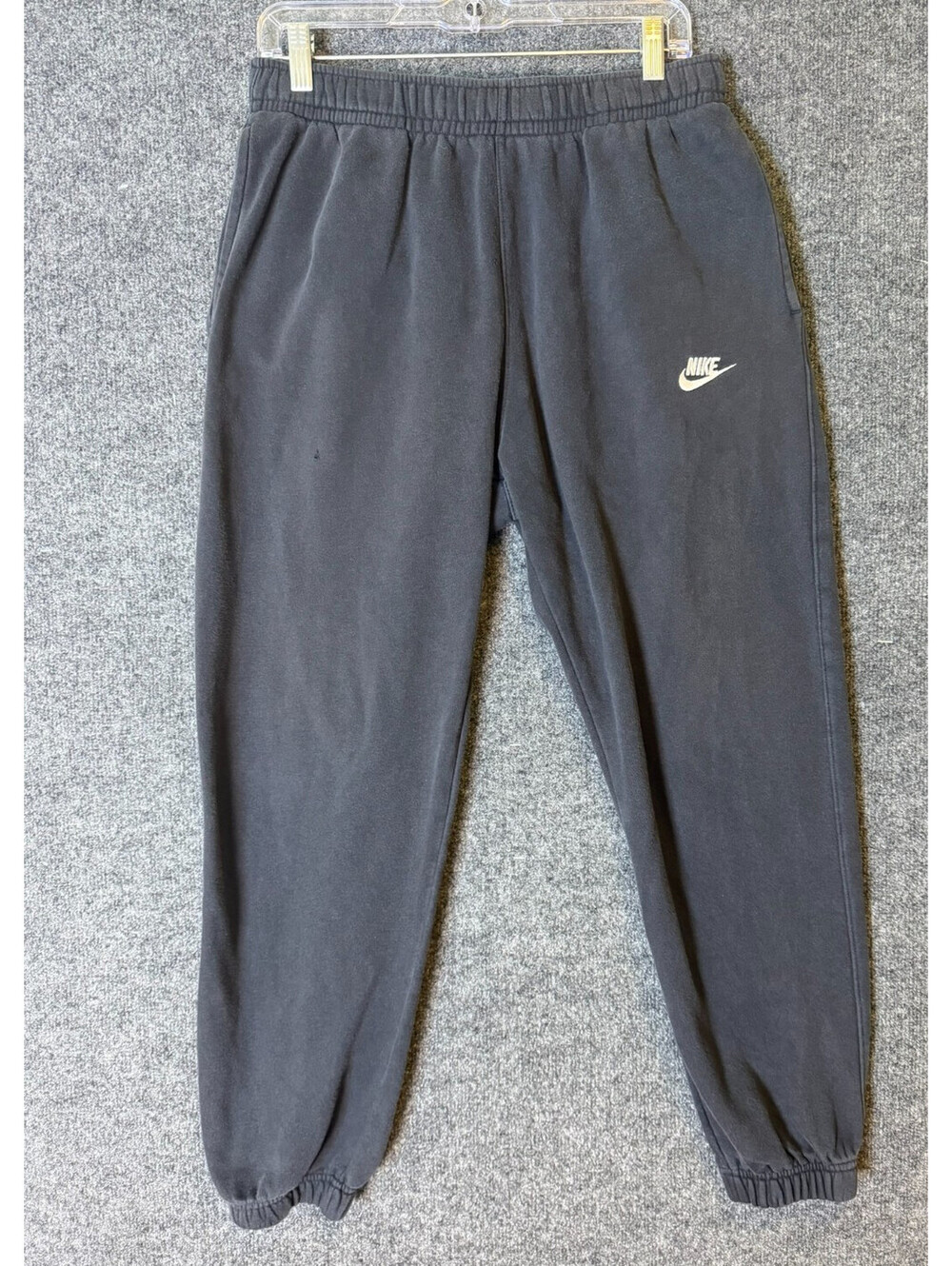 Nike Futura Club Fleece Joggers Mens Size Large Black Sweatpants Cuffed Ankle